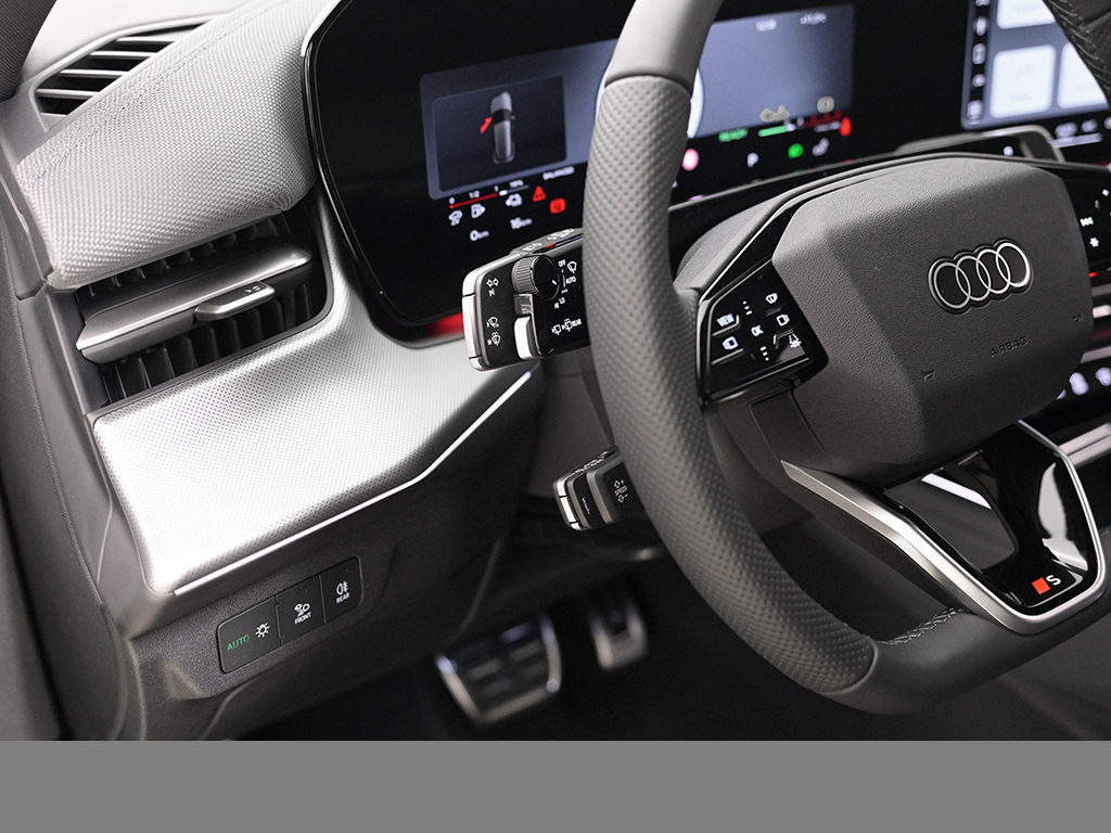 Audi Q3 e-hybrid S tronic S Line TechPaket+MMIPro+AHK+Sonneschutzverglasung