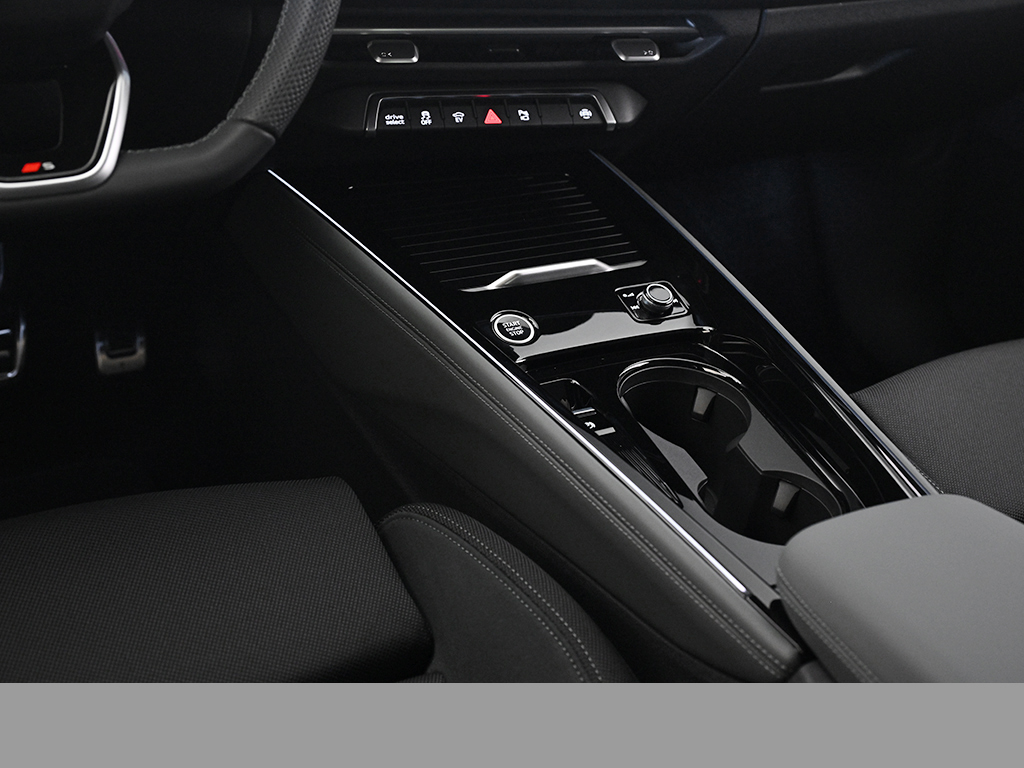 Audi Q3 e-hybrid S tronic S Line AHK+Sonnenschutzverglasung+Tech+LED