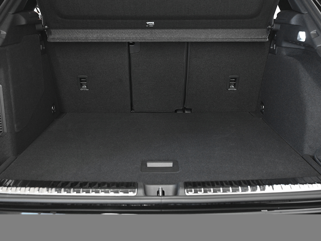 Audi Q3 e-hybrid S tronic S Line AHK+Sonnenschutzverglasung+Tech+LED