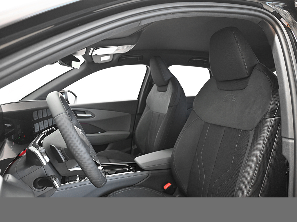 Audi Q3 e-hybrid S tronic S Line AHK+Sonnenschutzverglasung+Tech+LED