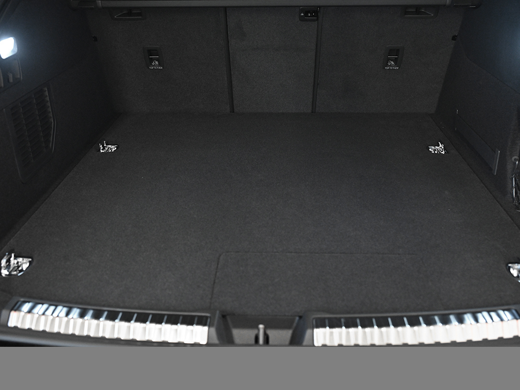 Audi A5 Avant e-hybrid quattro AHK PANO TECH PRO LM21
