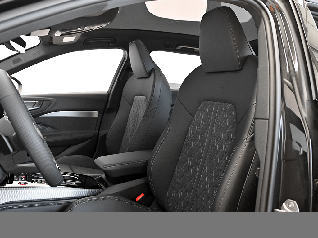 Audi A5 Avant e-hybrid quattro AHK PANO TECH PRO LM21
