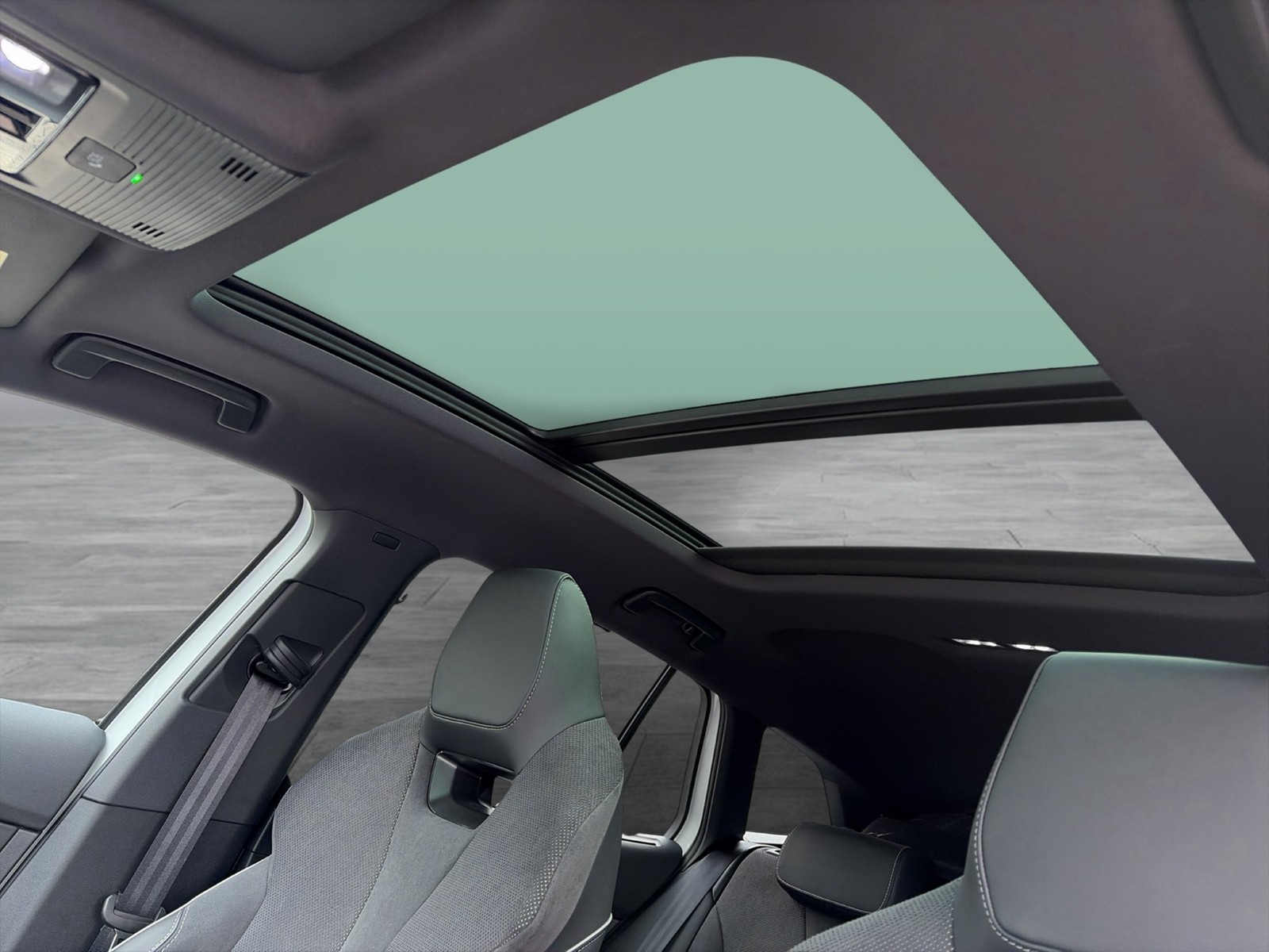 Skoda Enyaq 60 SPORTLINE WÄRMEPUMPE PANO AHK CAM LM20