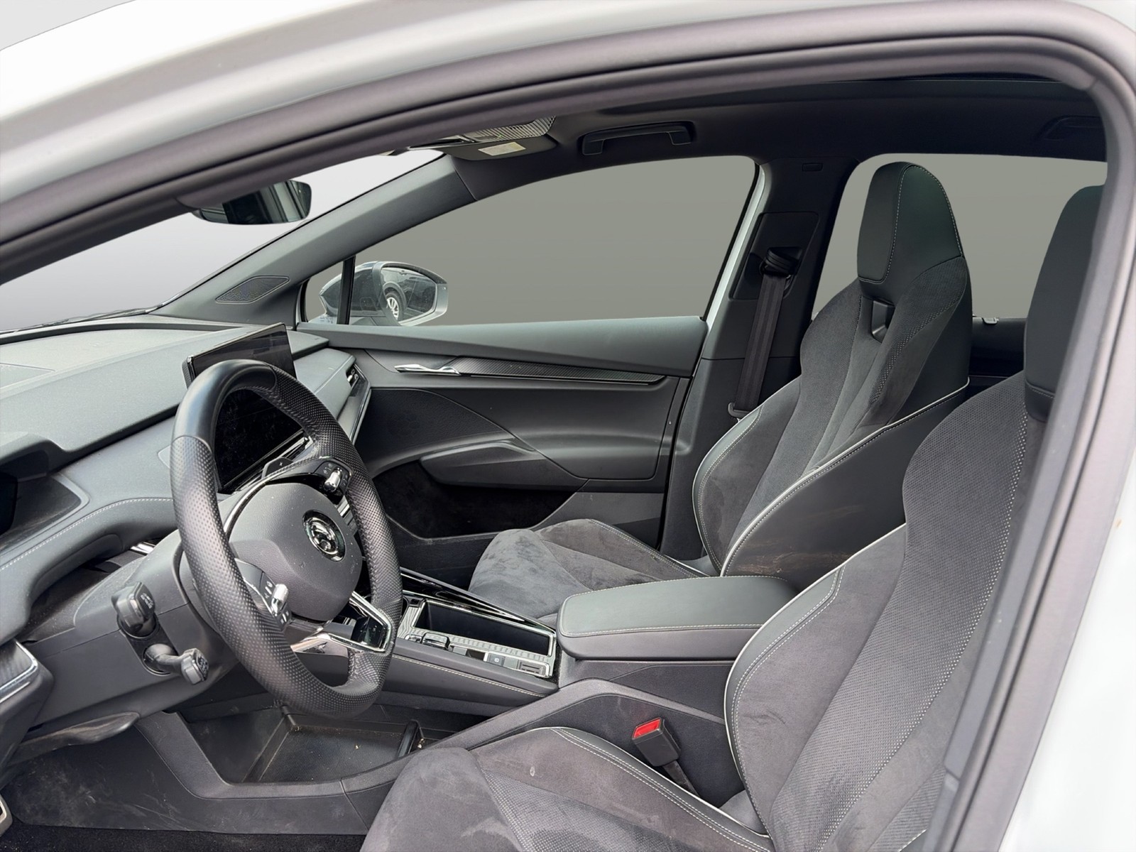 Skoda Enyaq 60 SPORTLINE WÄRMEPUMPE PANO AHK CAM LM20