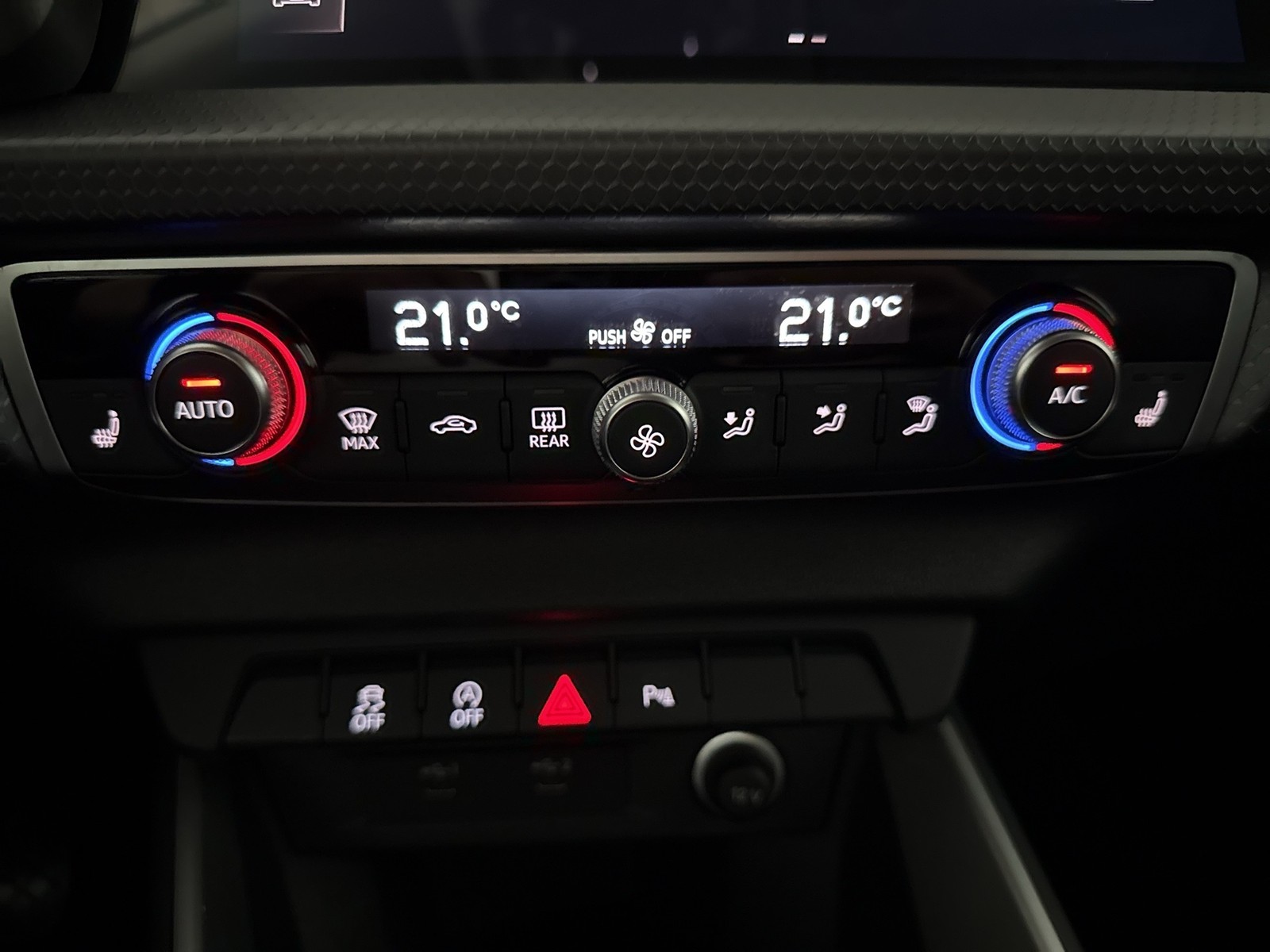 Audi A1 Sportback 25 advanced BLACKPAK CARPLAY SITZHZ