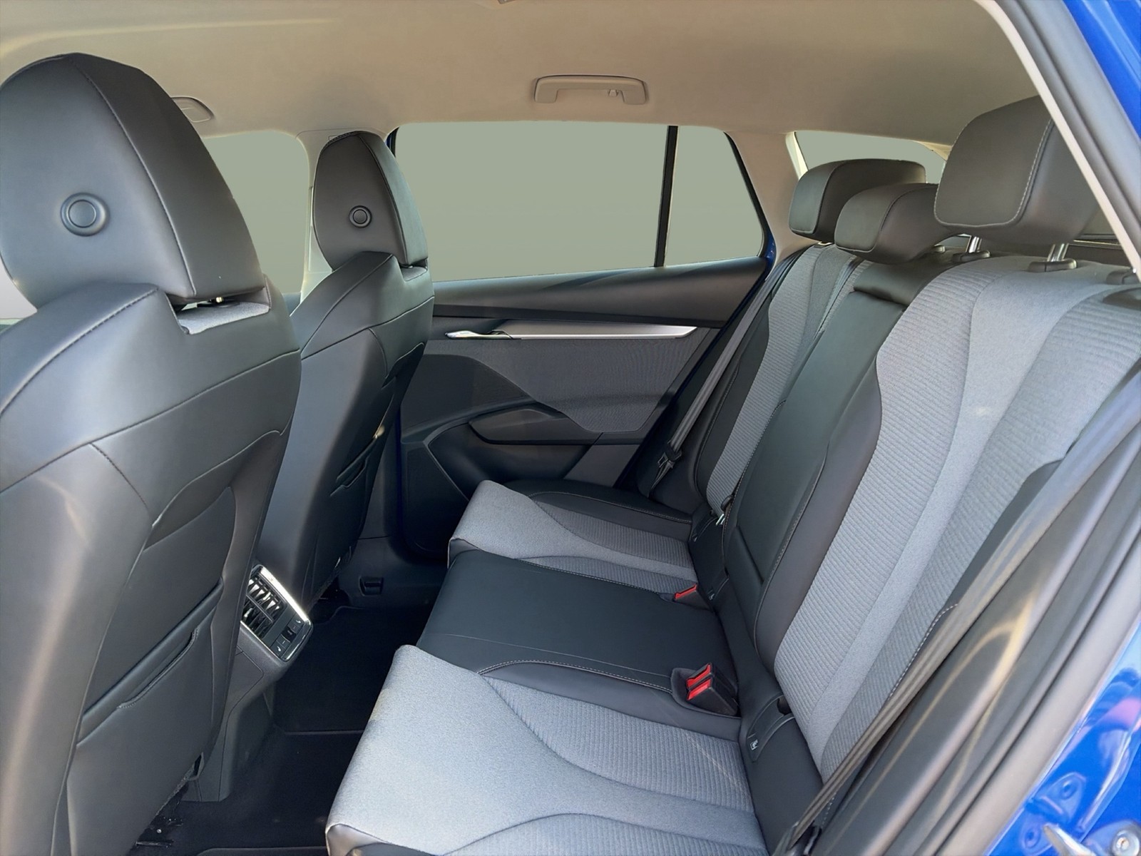 Skoda Enyaq 80 LOFT WÄRMEPUMPE 360°CAM ACC LM19 HEADUP