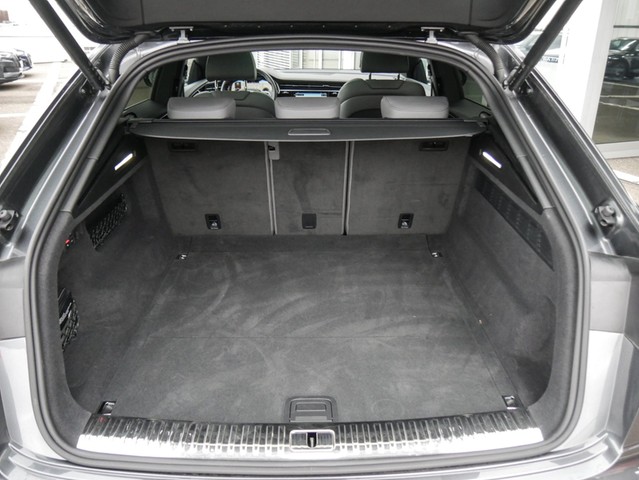 Audi Q8 50 Qu. S LINE BLACKPAK PANO B&O AHK ALU22"
