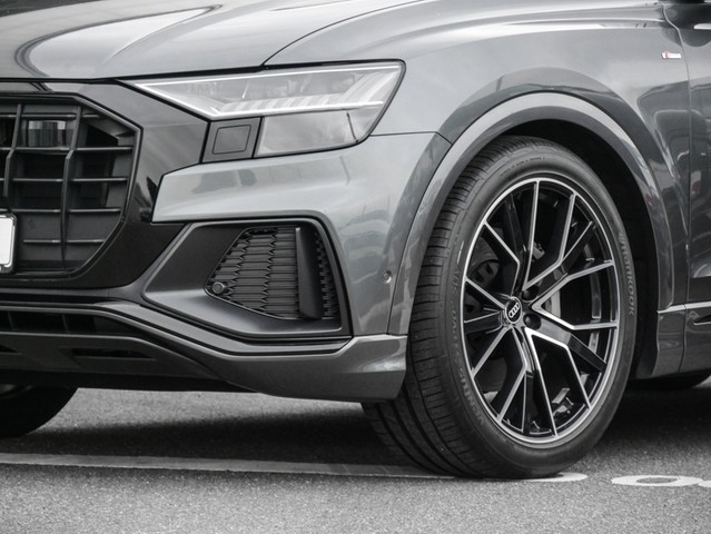 Audi Q8 50 Qu. S LINE BLACKPAK PANO B&O AHK ALU22"