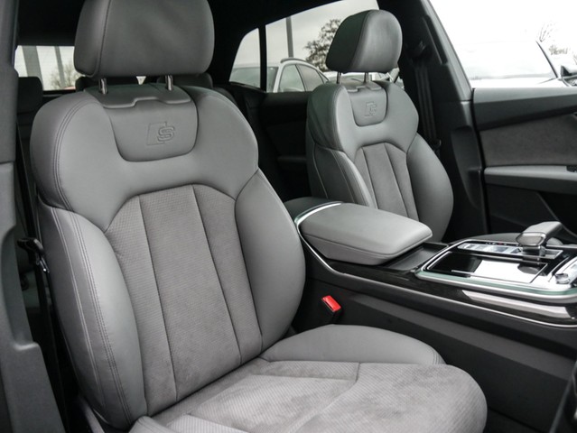 Audi Q8 50 Qu. S LINE BLACKPAK PANO B&O AHK ALU22"