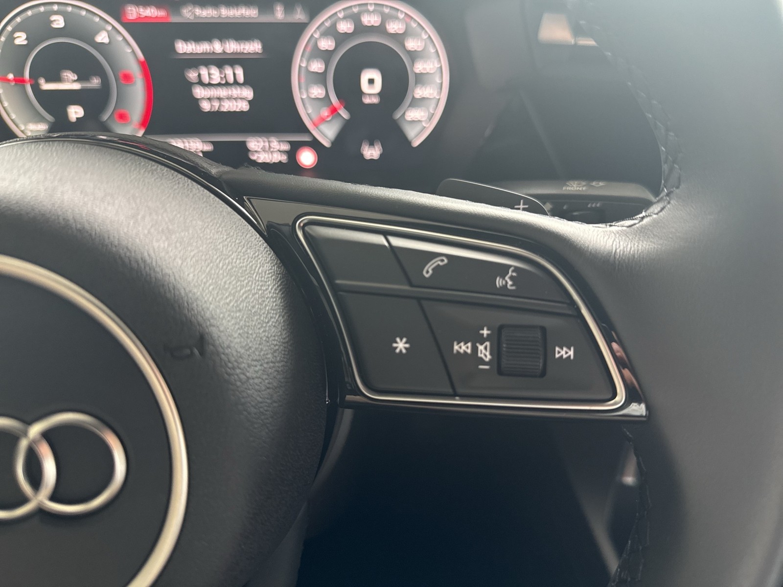 Audi A3 35 S LINE BLACKPAK CAM ACC NAVI+ LM17 CARPLAY