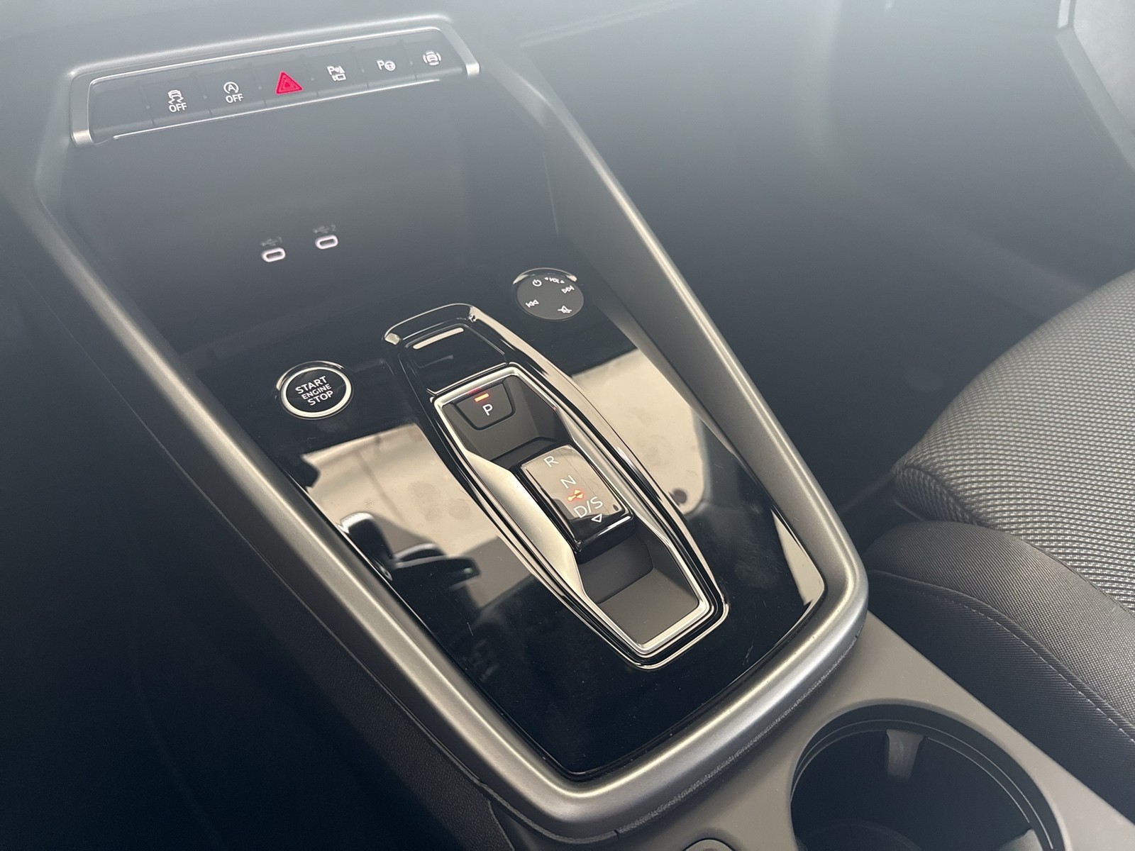Audi A3 35 S LINE BLACKPAK CAM ACC NAVI+ LM17 CARPLAY