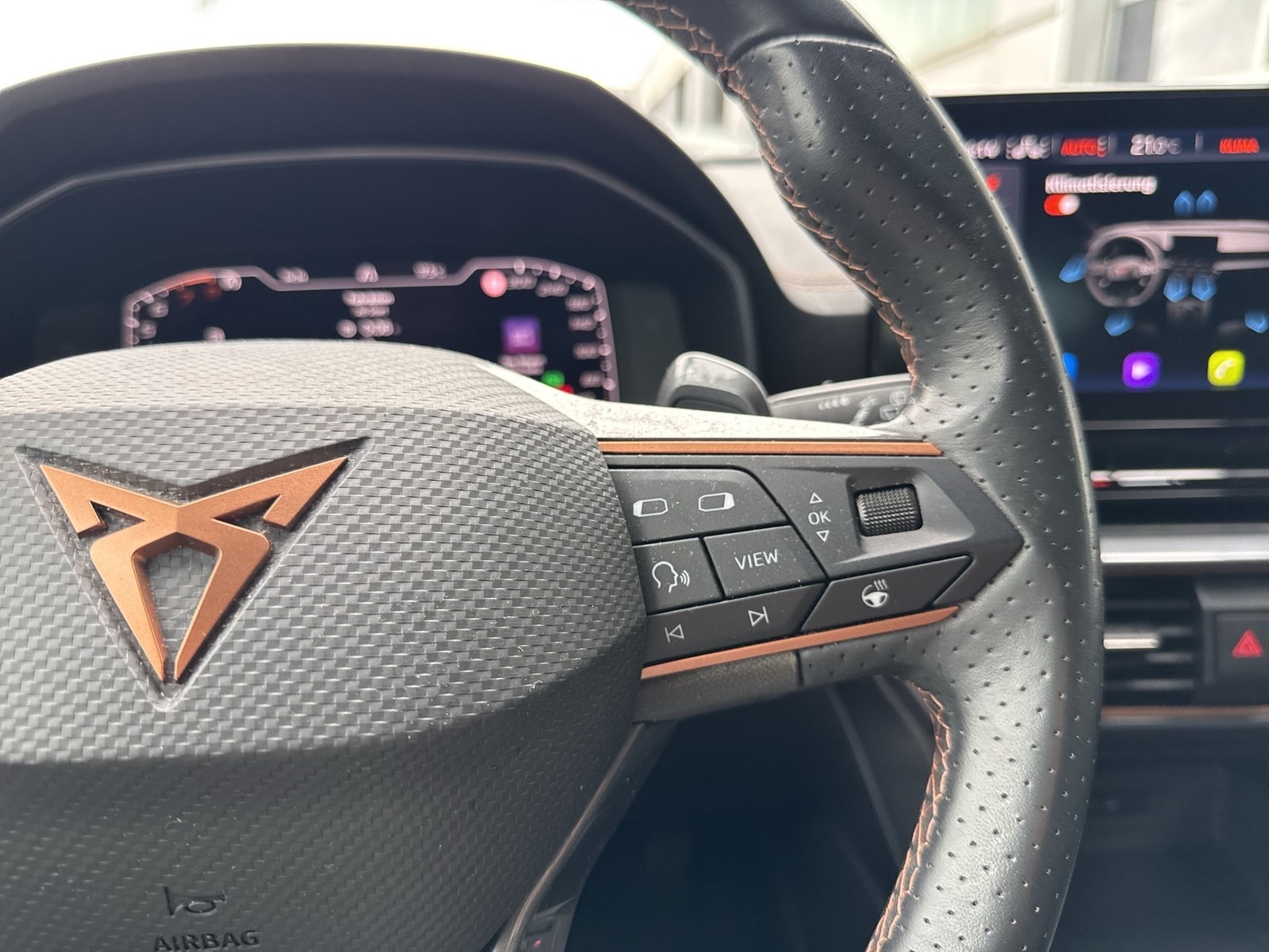 Cupra Formentor 2.0 4X4 ACC LM18 NAVI SITZHEIZUNG