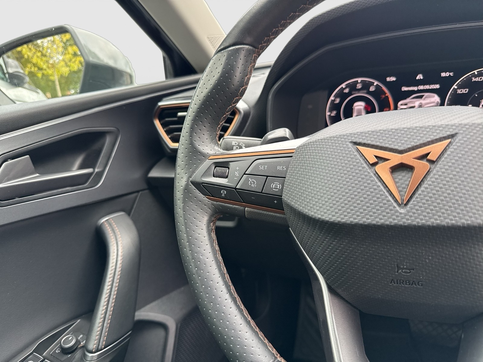 Cupra Leon 1.5 ACC LM18 NAVI SITZHEIZUNG EINPARKHILFE
