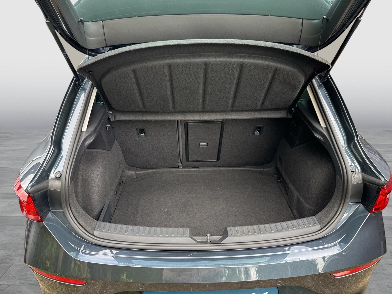 Cupra Leon 1.5 ACC LM18 NAVI SITZHEIZUNG EINPARKHILFE