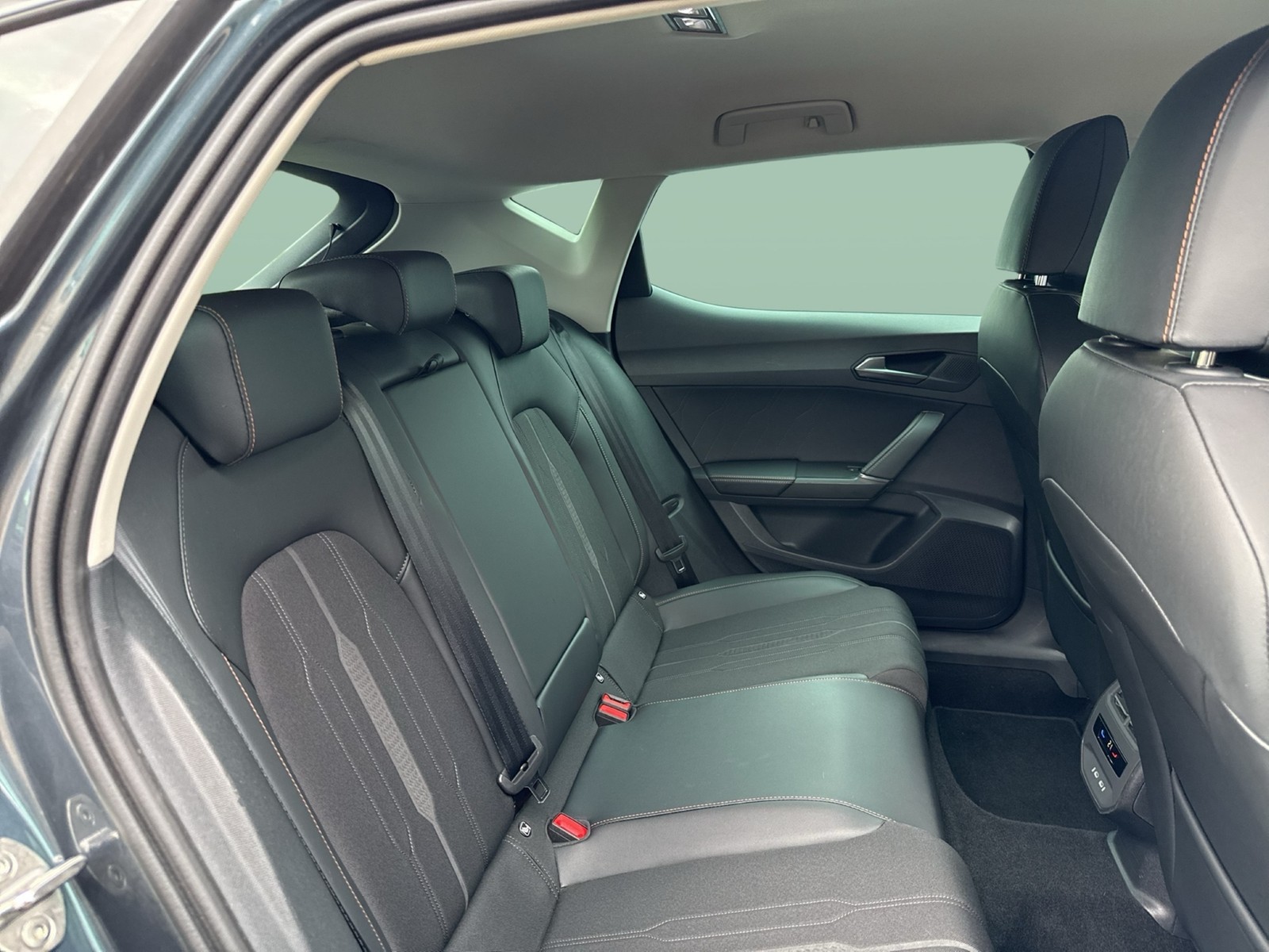 Cupra Leon 1.5 ACC LM18 NAVI SITZHEIZUNG EINPARKHILFE