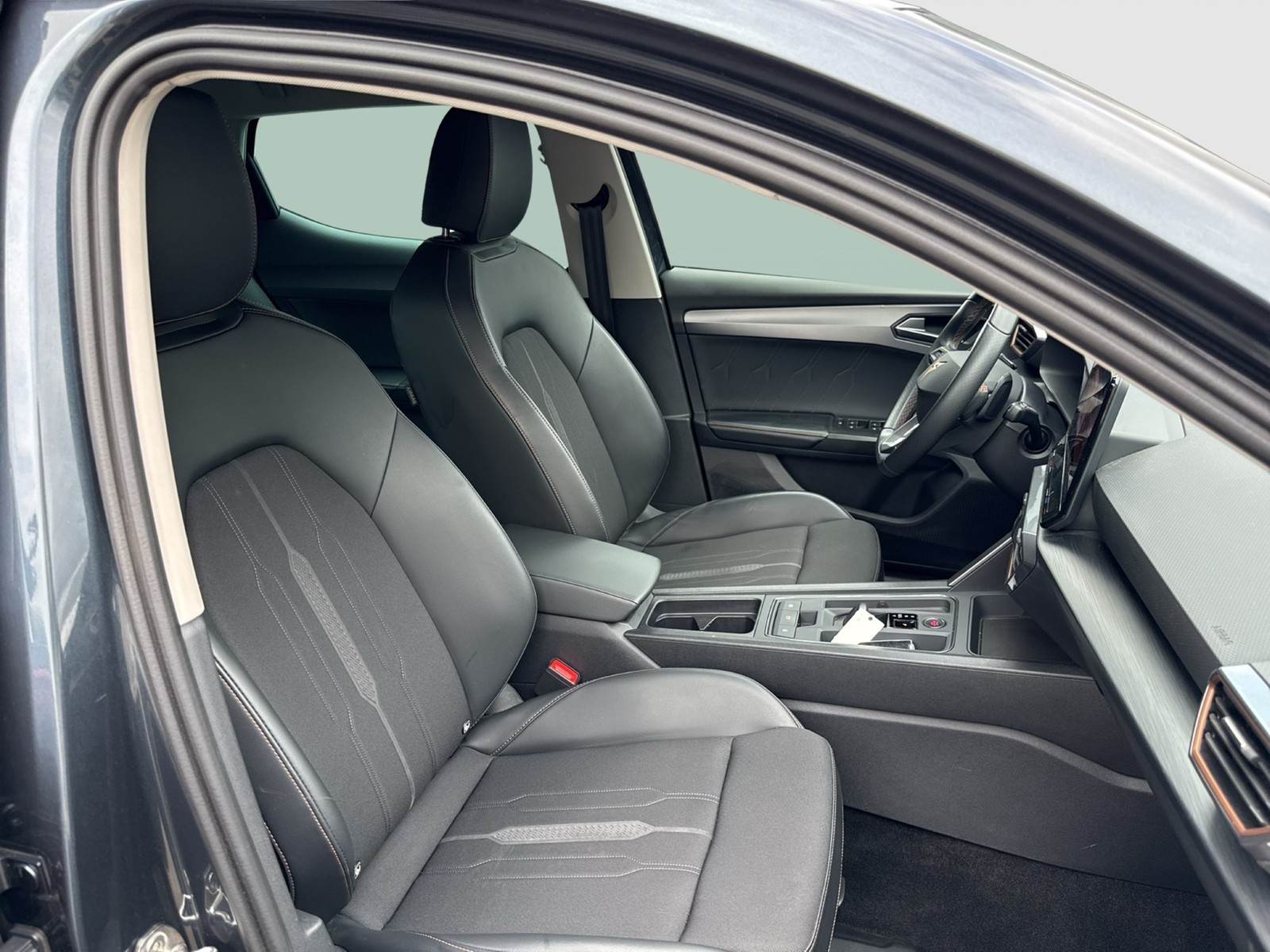 Cupra Leon 1.5 ACC LM18 NAVI SITZHEIZUNG EINPARKHILFE