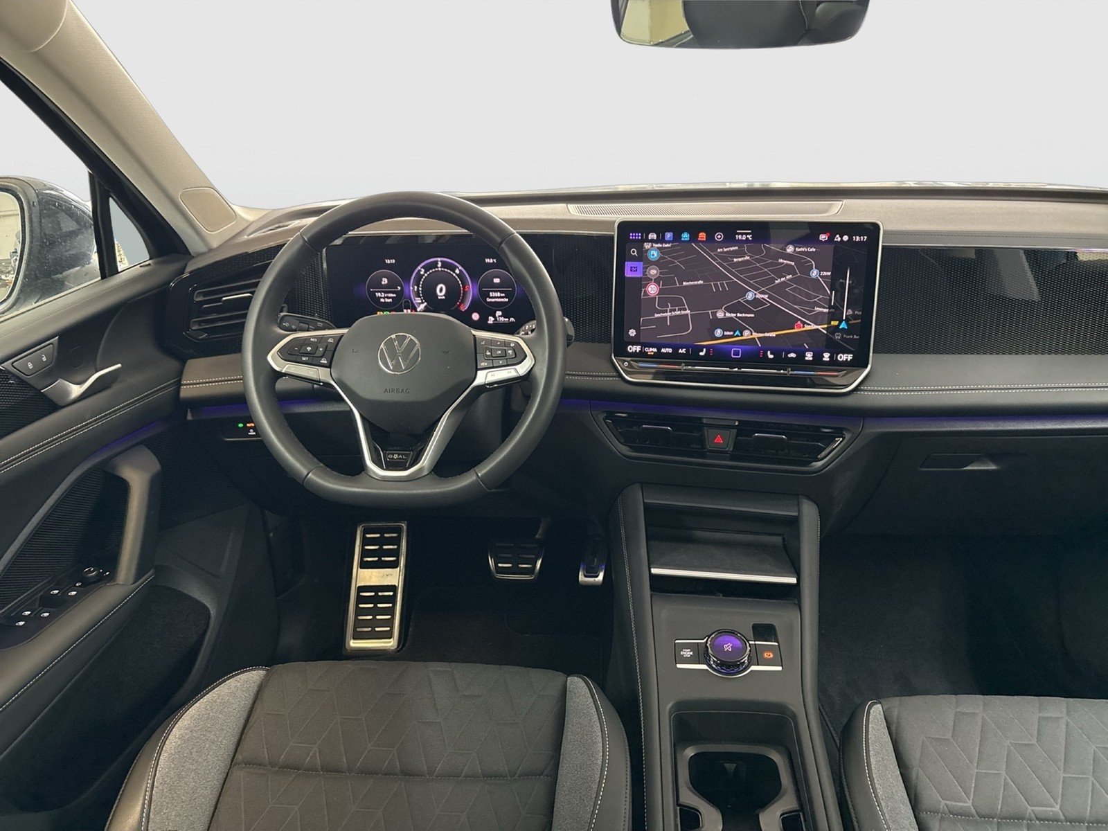 Volkswagen Tiguan 2.0 GOAL AHK 360CAM ACC NAVI LM17 CARPLAY