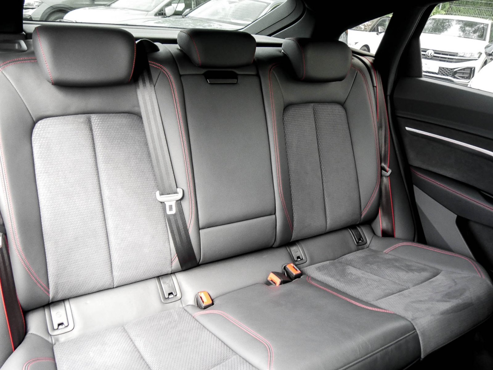 Audi Q8 e-tron Sportback 50 quattro S LINE AHK LM21