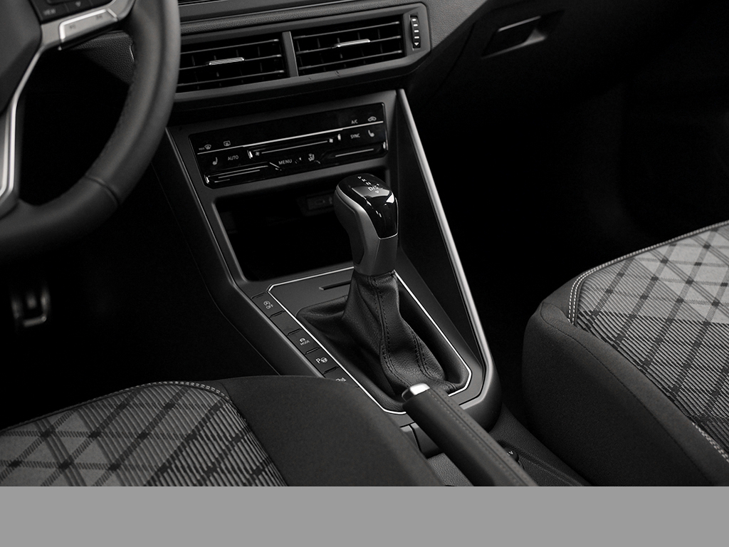 Volkswagen Polo 1.0 R-LINE DSG SPORTPAKET NAVI CAM