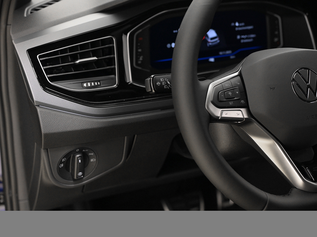 Volkswagen Polo 1.0 R-LINE DSG SPORTPAKET NAVI CAM