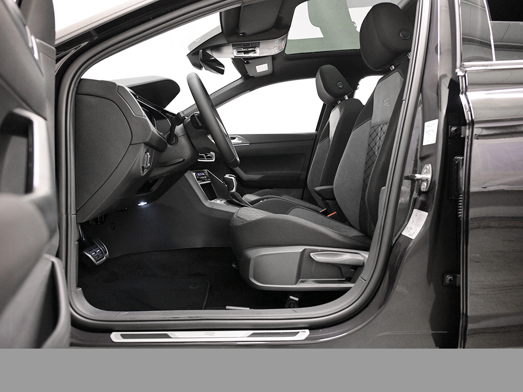 Volkswagen Polo 1.0 R-LINE DSG PANO SPORTPAKET CAM LM17