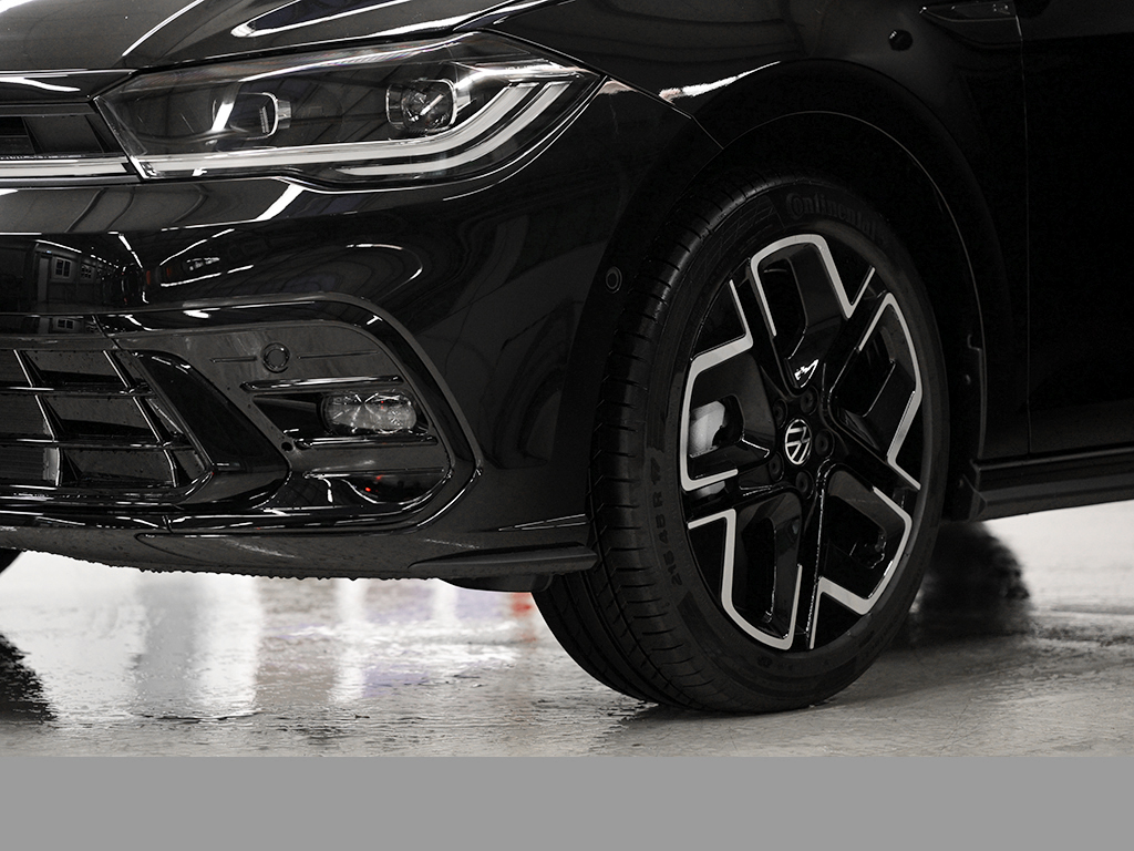 Volkswagen Polo 1.0 R-LINE DSG PANO SPORTPAKET CAM LM17