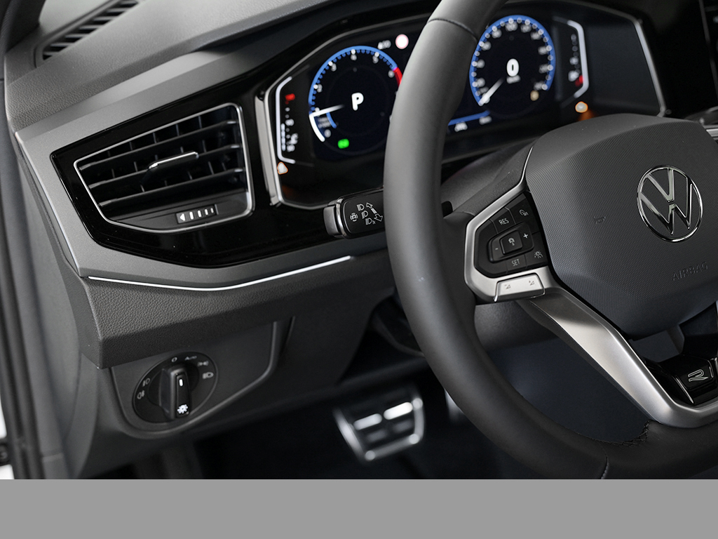 Volkswagen Polo 1.0 R-LINE DSG