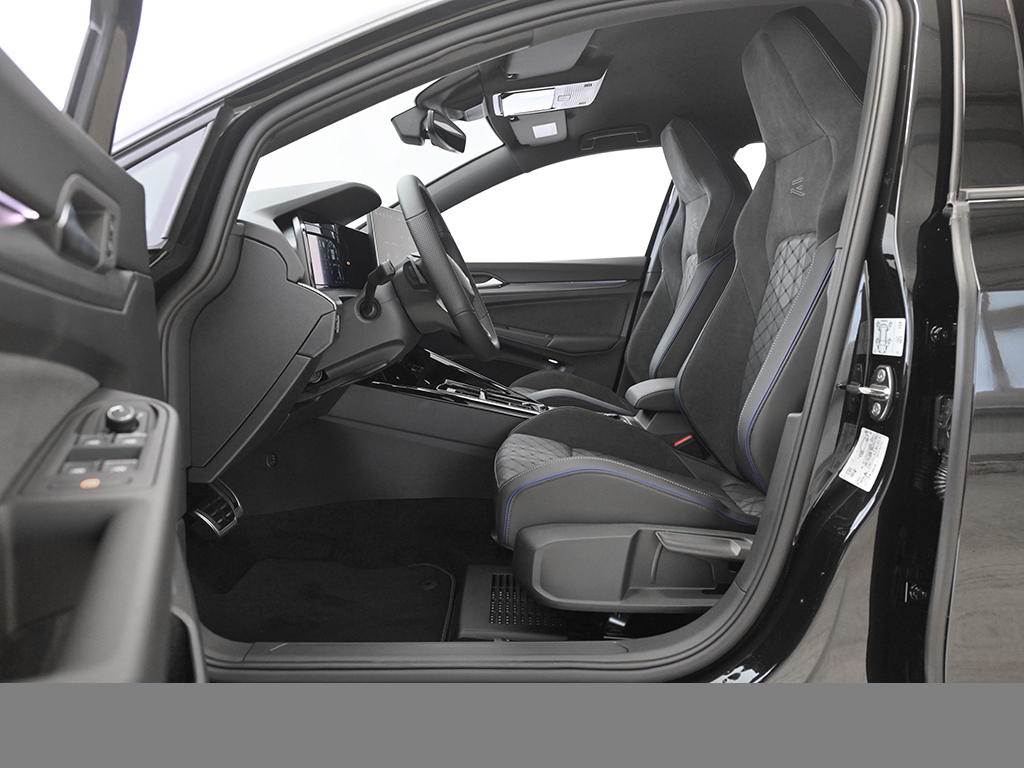 Volkswagen Golf 1.5 R-LINE DSG BLACKSTYLE HARMANKARDON LM18