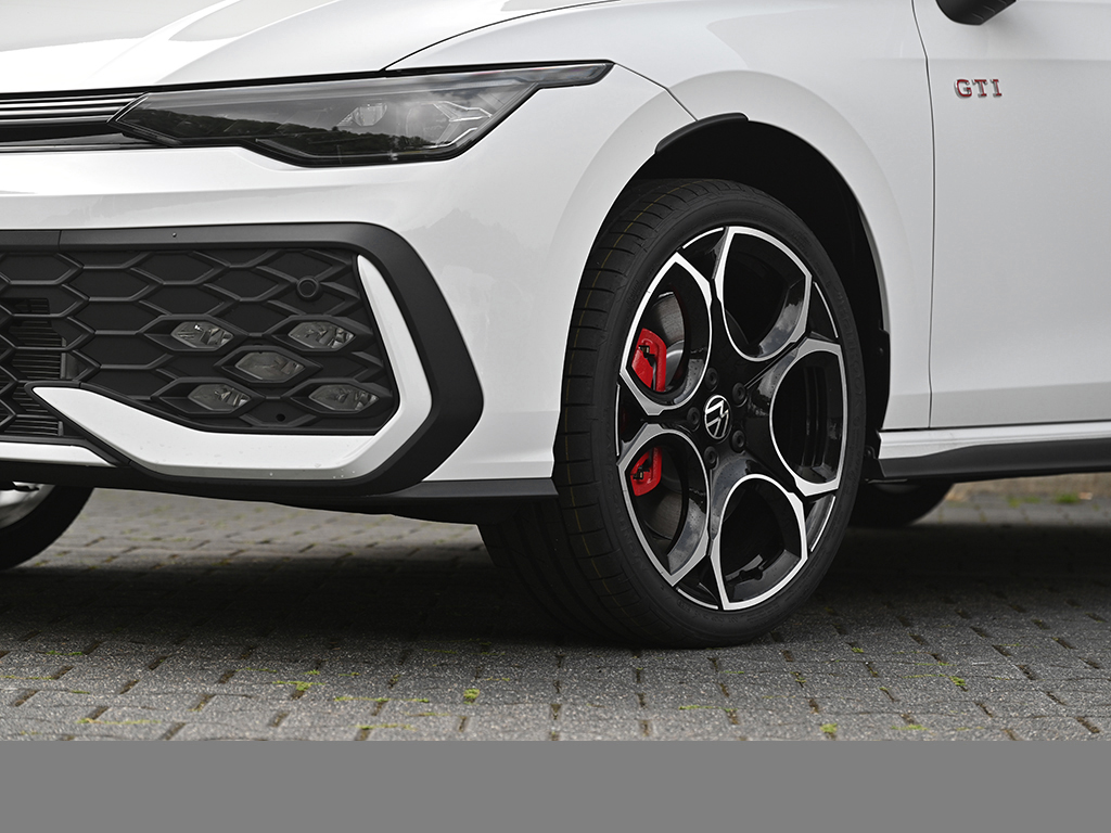 Volkswagen Golf GTI BLACKSTYLE HARMANKARDON MATRIXLED