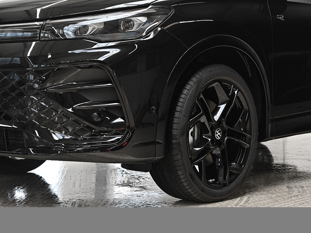 Volkswagen Tiguan 2.0 R-LINE DSG 4X4 LEDER STANDHZG PANO