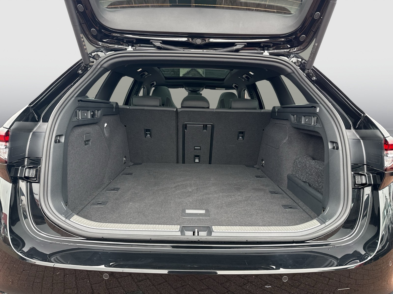 Skoda Superb Combi 2.0 SPORTLINE 4X4 PANO CANTON LM19