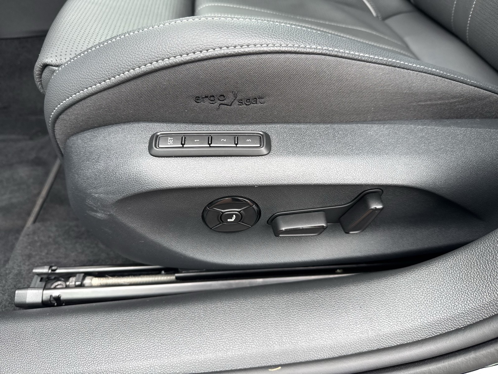 Skoda Superb Combi 2.0 SPORTLINE 4X4 PANO CANTON LM19