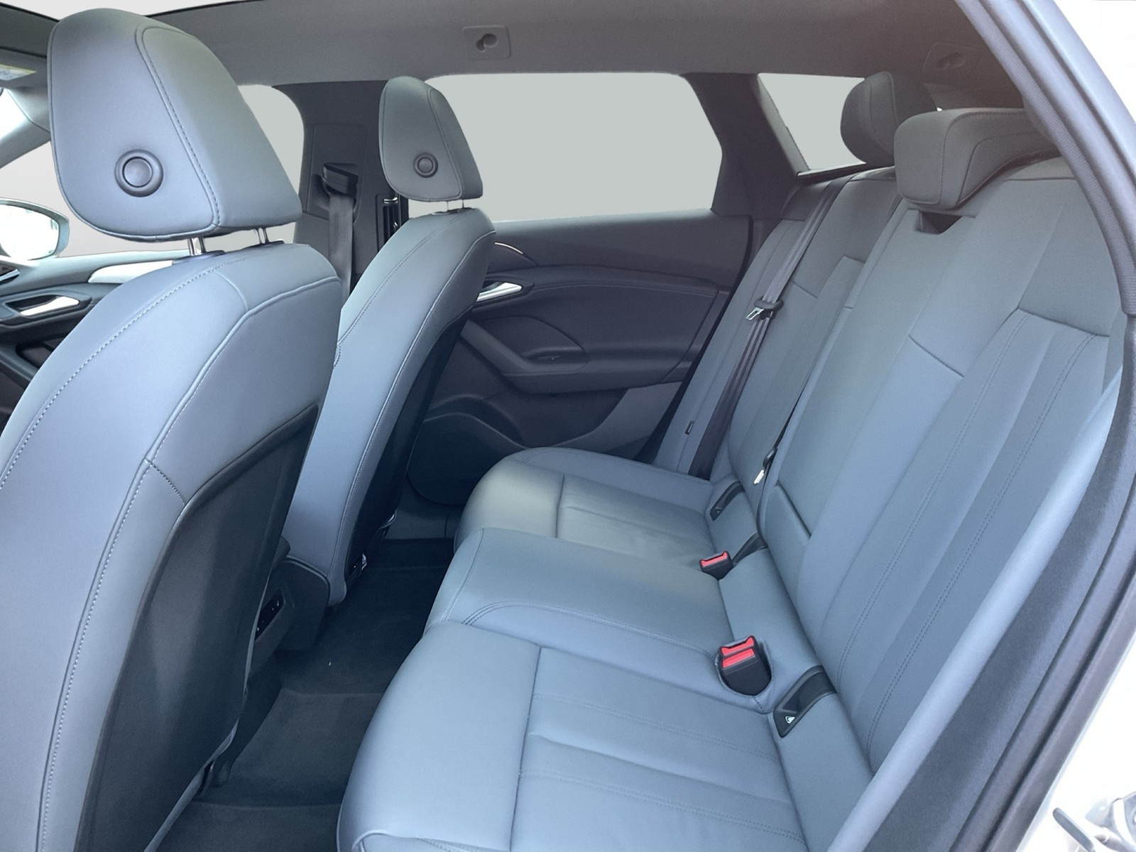 Audi A6 e-tron Avant performance S LINE PANO AHK LM20