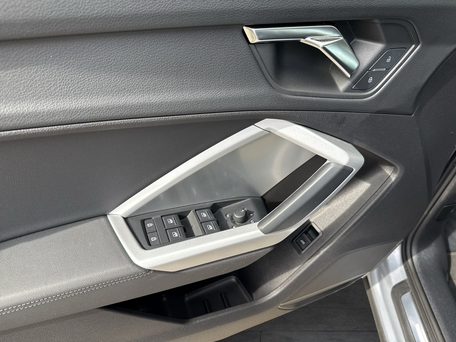 Audi Q3 35 advanced CAM ACC LM18 EKLAPPE NAVI+ SITZHZ