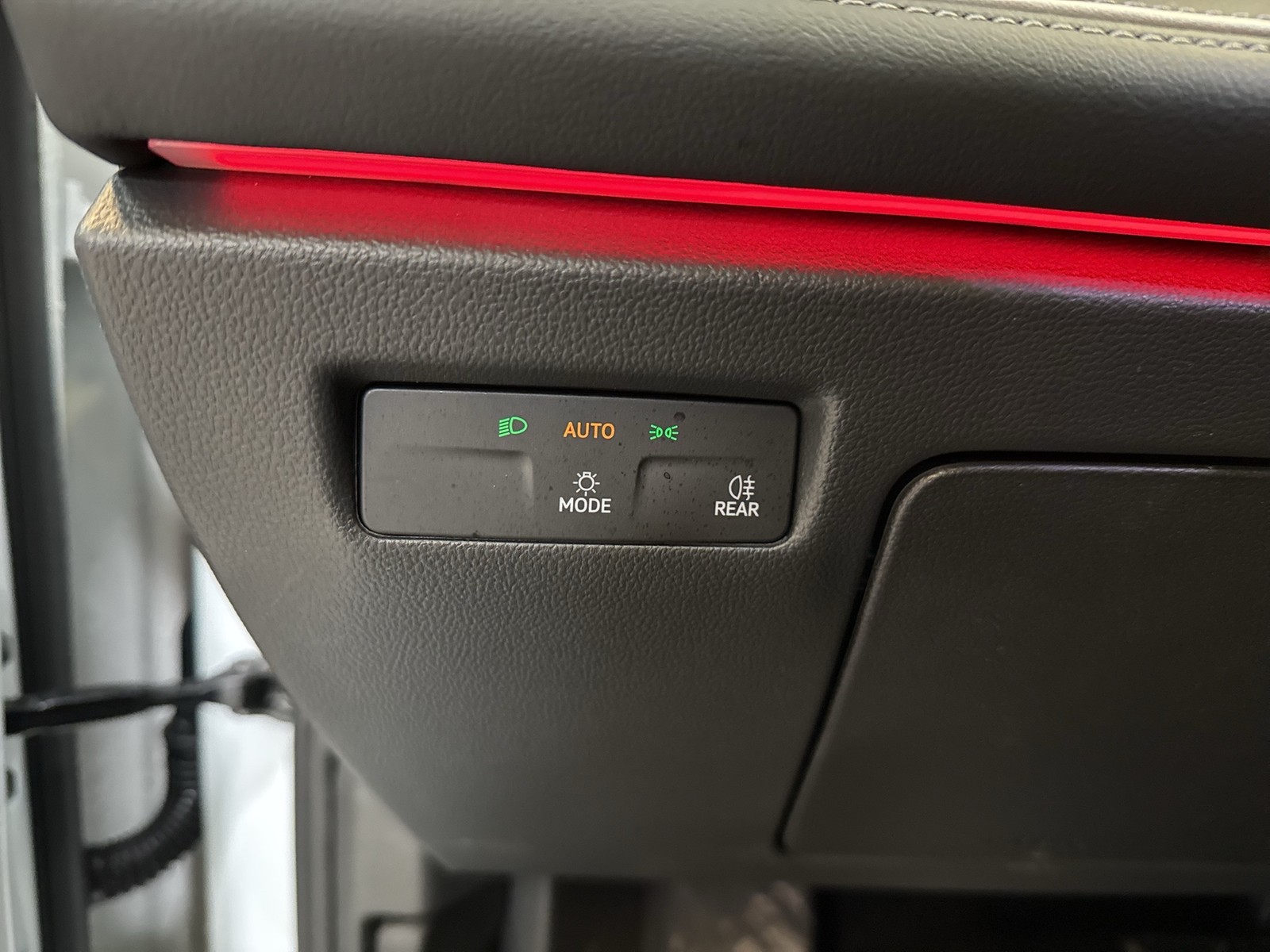 Volkswagen Passat Variant 1.5 eTSI BUSINESS AHK 360°CAM ACC