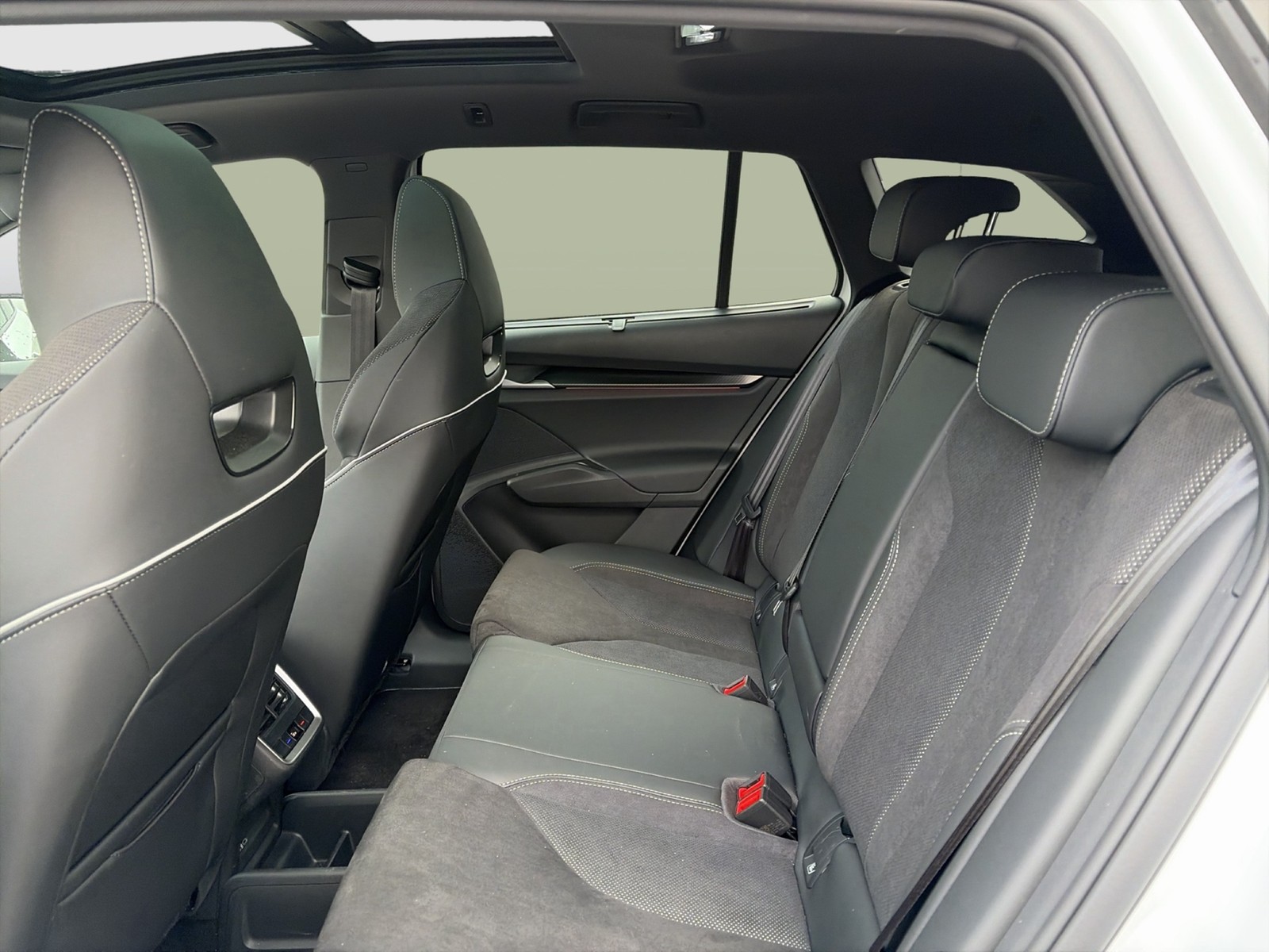 Skoda Enyaq 85 SPORTLINE WÄRMEPUMPE PANO CANTON AHK