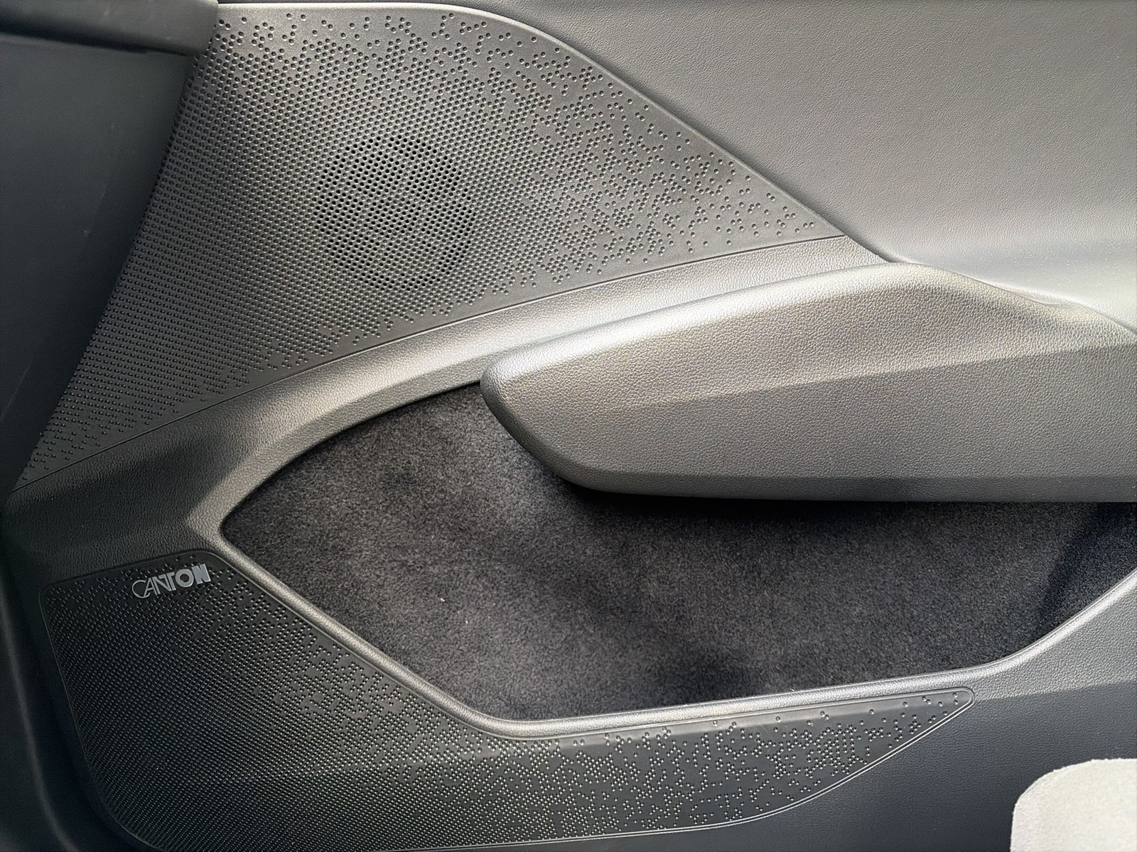 Skoda Enyaq 85 SPORTLINE WÄRMEPUMPE PANO CANTON AHK
