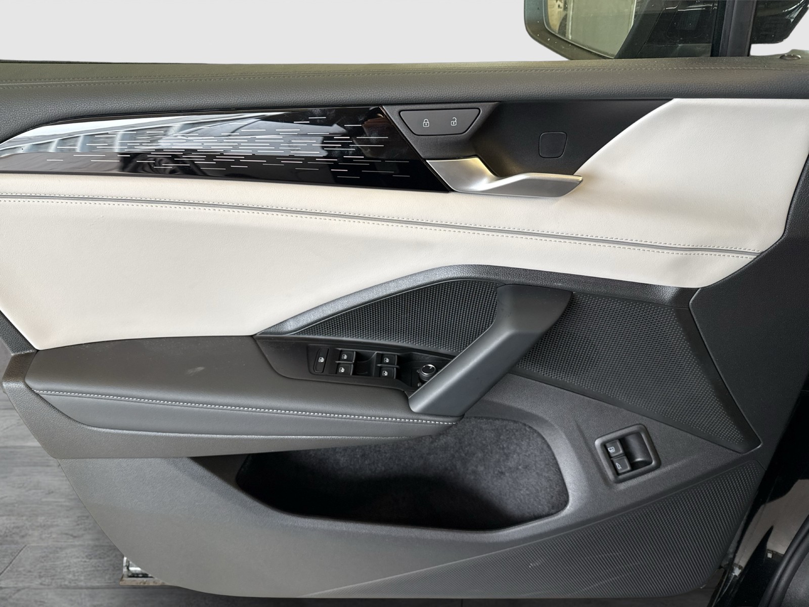 Volkswagen Tiguan 1.5 HYBRID ELEGANCE AHK 360CAM HEADUP ACC