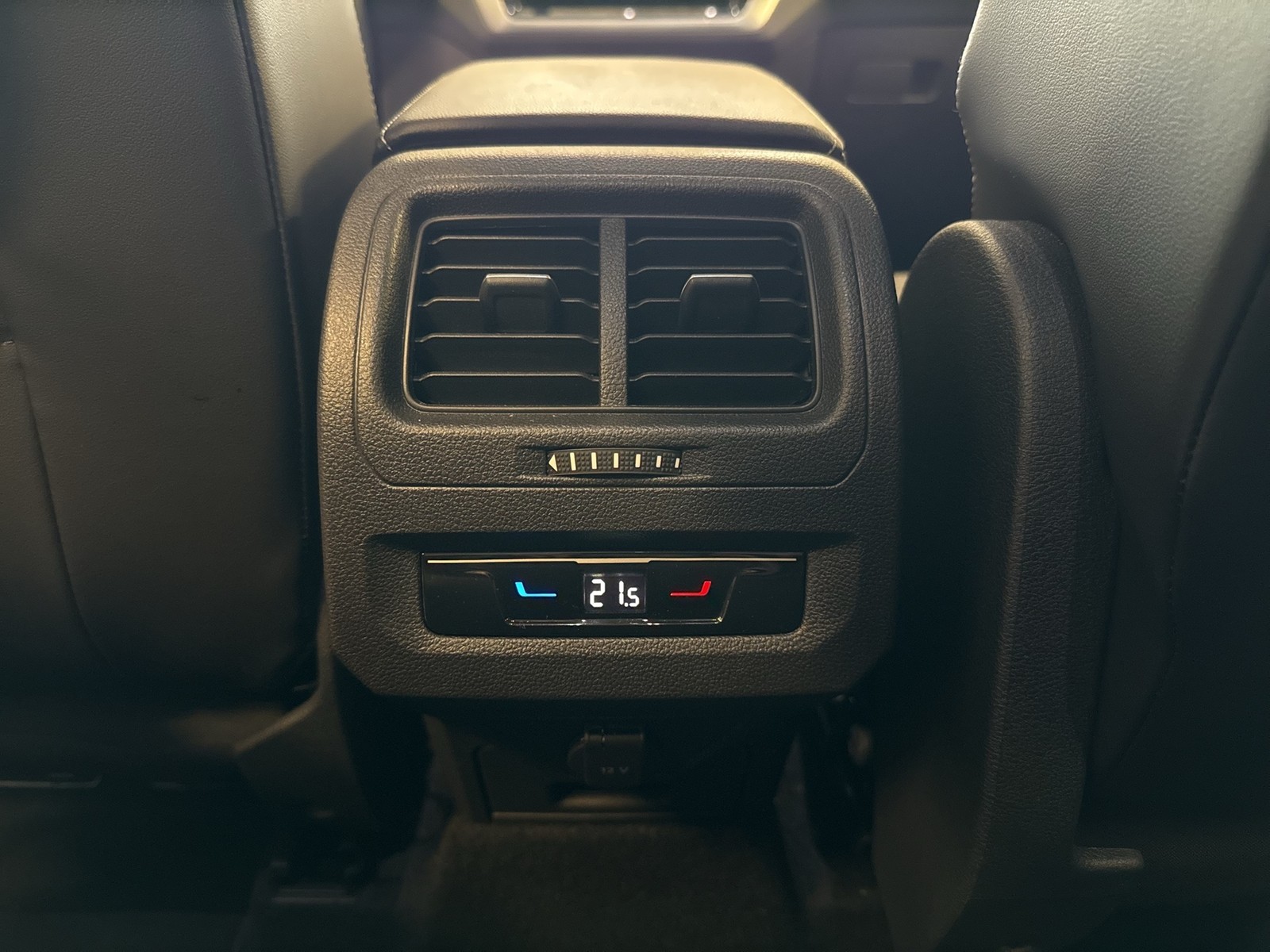 Volkswagen Touran 2.0 GOAL 7SITZE ACC NAVI CARPLAY SITZHEIZ