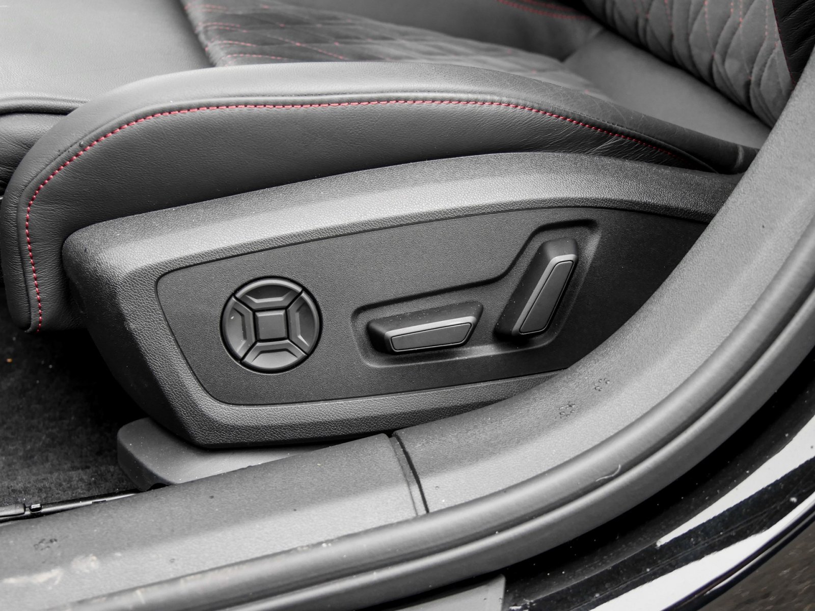 Audi A5 Limousine e-hybrid quattro S Line B&O+Pano+AHK+Akustikverglasung+AmbienteLichtpaketPro+Memoryfunktion