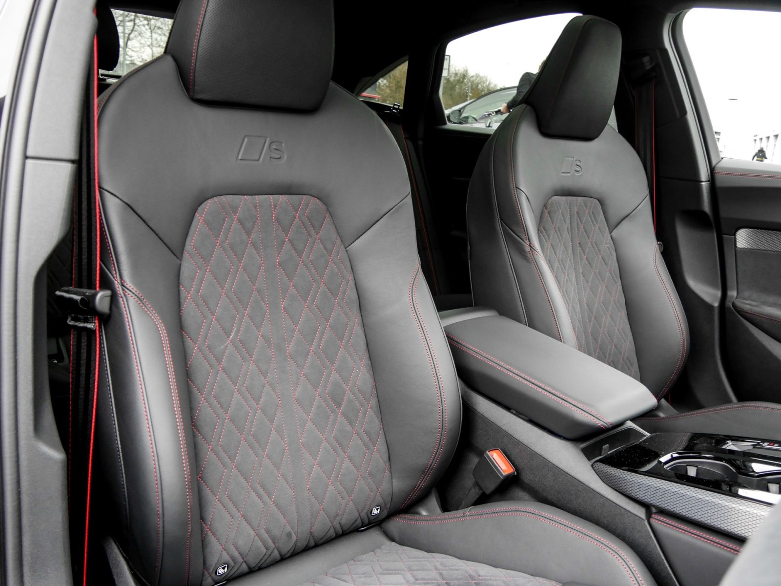 Audi A5 Limousine e-hybrid quattro S Line B&O+Pano+AHK+Akustikverglasung+AmbienteLichtpaketPro+Memoryfunktion