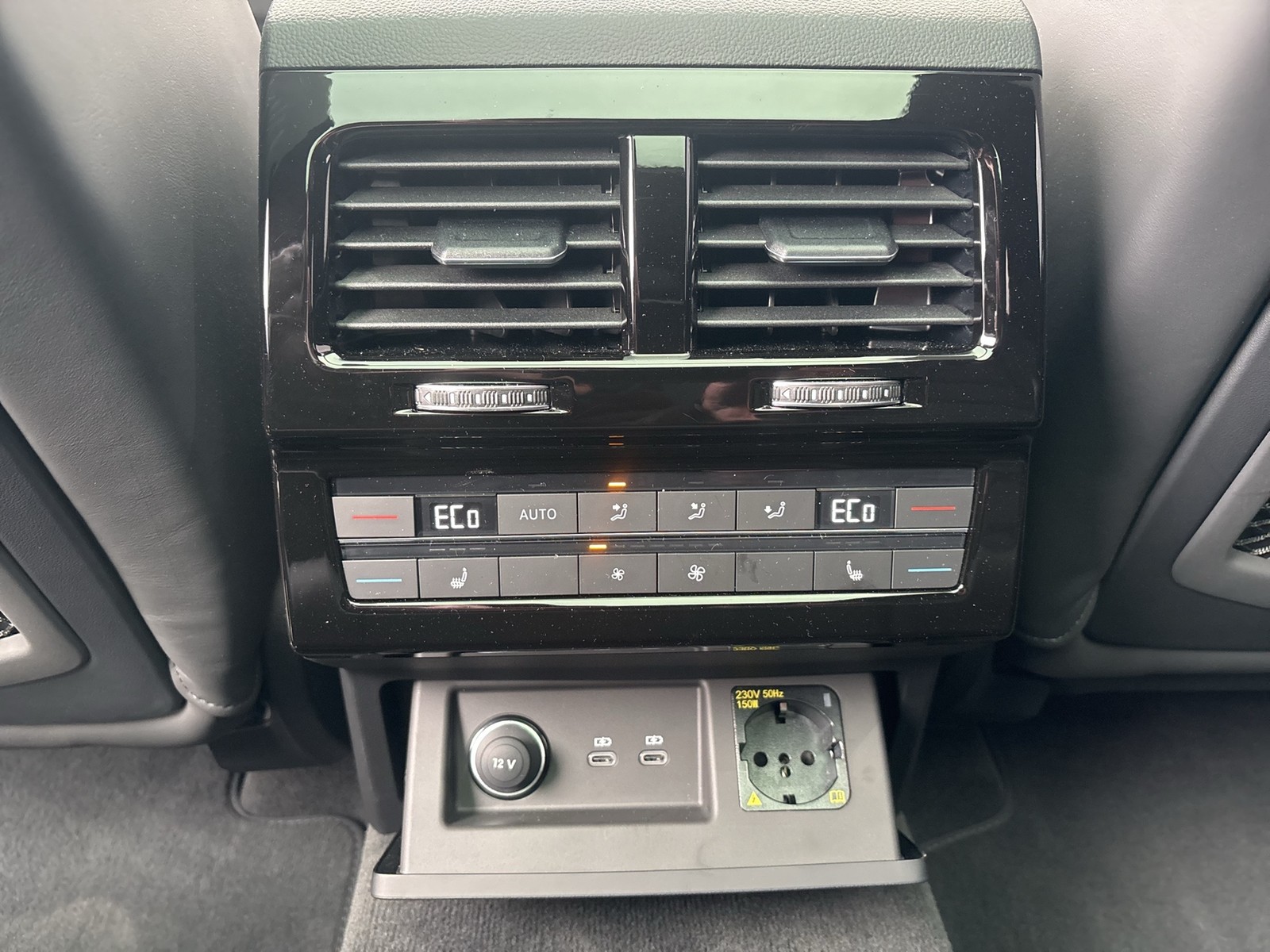 Volkswagen Touareg HYBRID ELEGANCE PANO DYNAUDIO AHK 360CAM