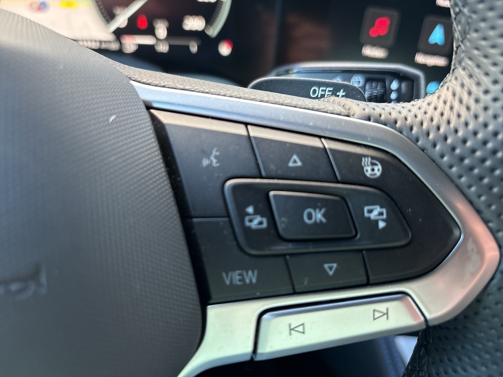 Volkswagen Touareg HYBRID R PANO DYNAUDIO 360°CAM ACC LM21