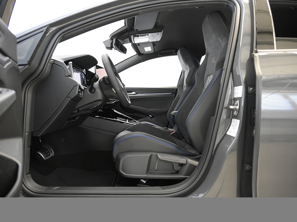 Volkswagen Golf 1.5 eTSI R-LINE AHK MATRIXLED BLACKSTYLE CAM LM18