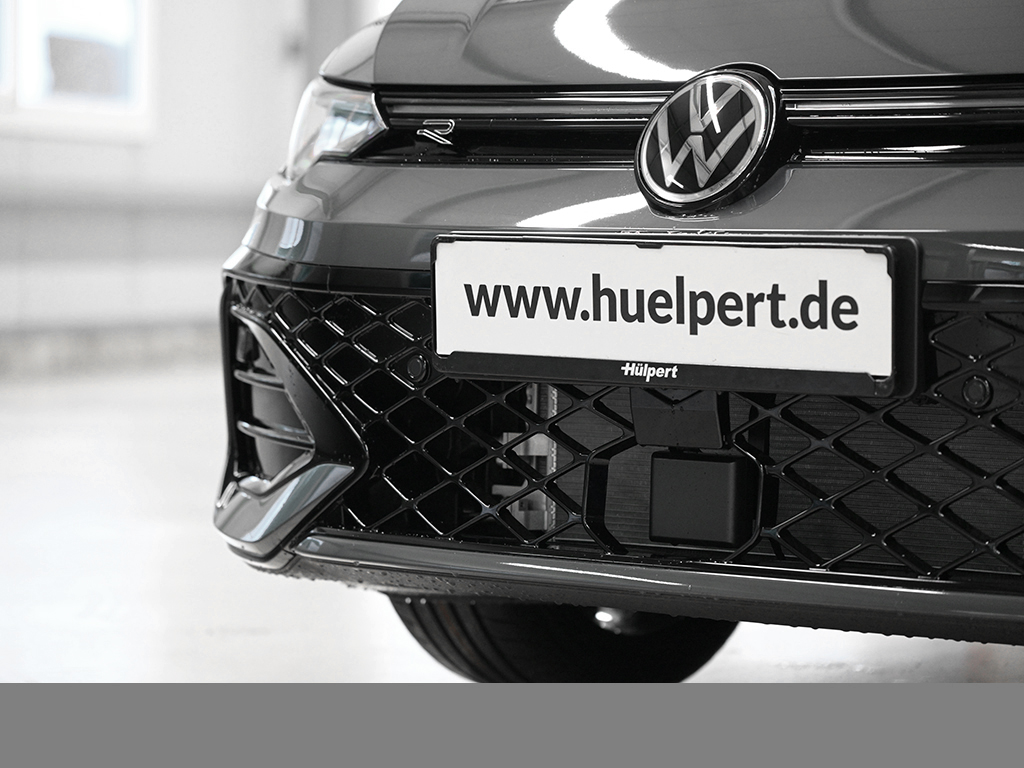 Volkswagen Golf 1.5 eTSI R-LINE AHK MATRIXLED BLACKSTYLE CAM LM18