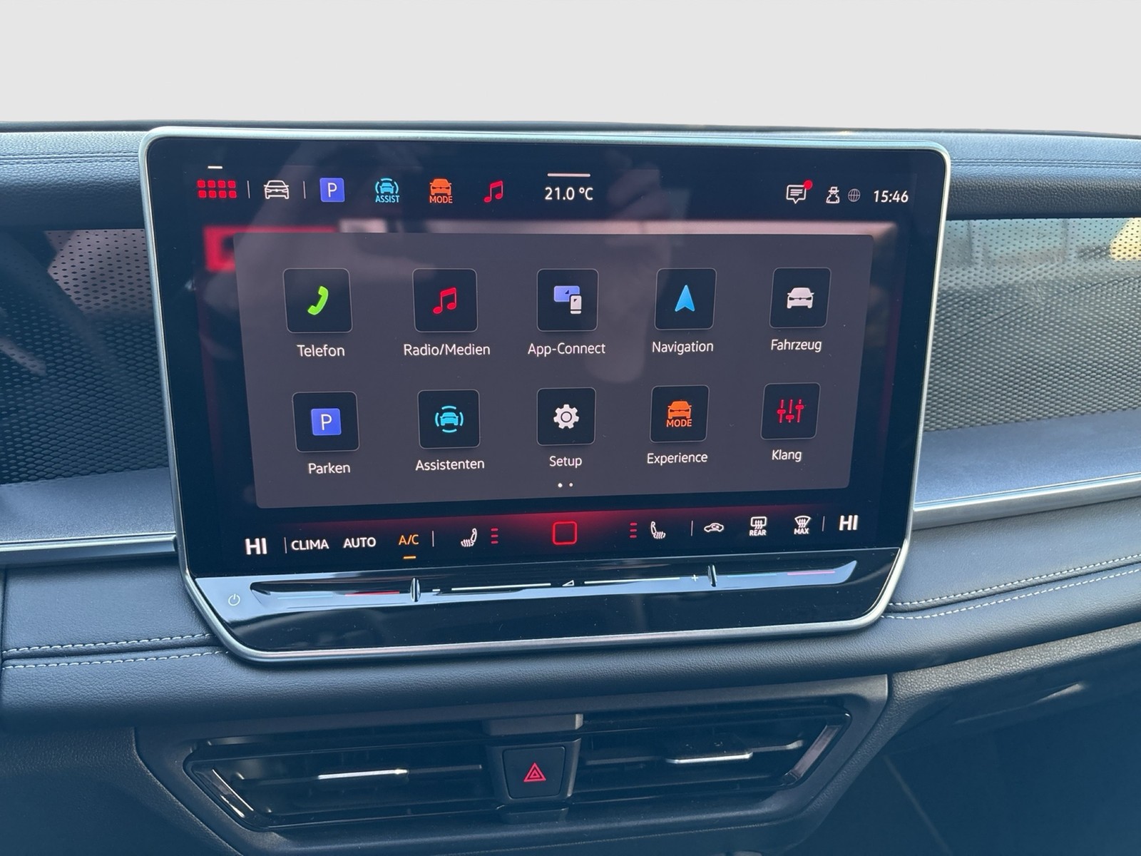 Volkswagen Tayron 2.0 LIFE AHK CAM ACC LM18 CARPLAY SITZHZ.