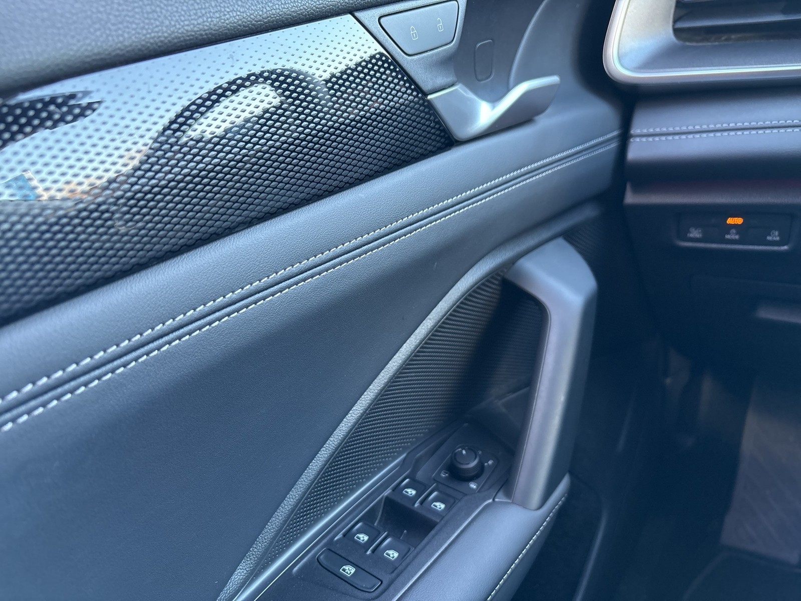 Volkswagen Tayron 2.0 LIFE AHK CAM ACC LM18 CARPLAY SITZHZ.