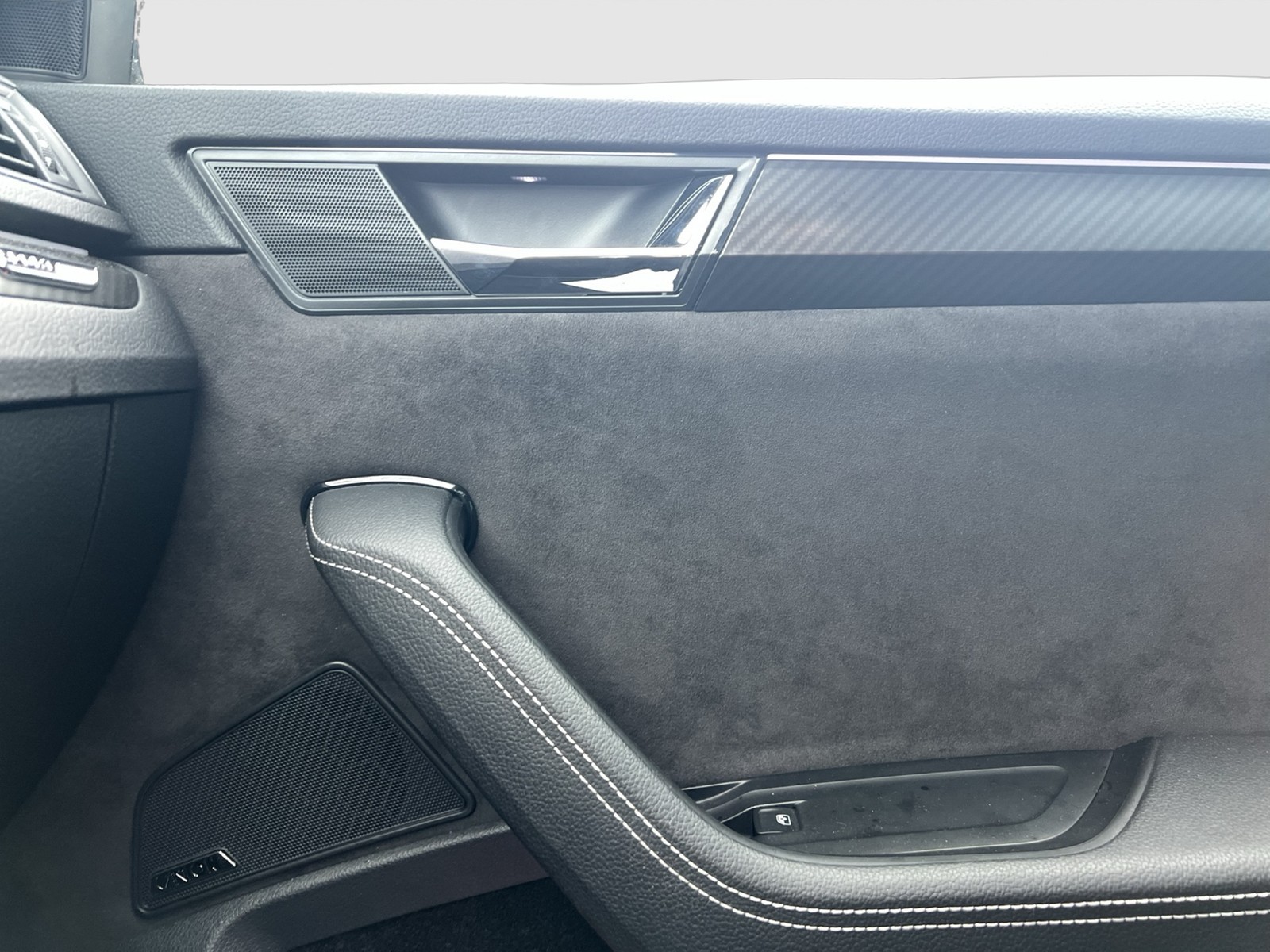 Skoda Superb Combi 1.4 iV SPORTLINE PANO STANDHZ. CAM