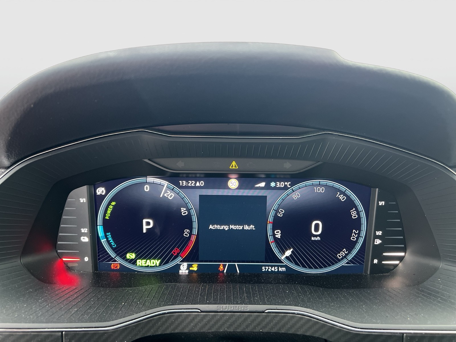 Skoda Superb Combi 1.4 iV SPORTLINE PANO STANDHZ. CAM