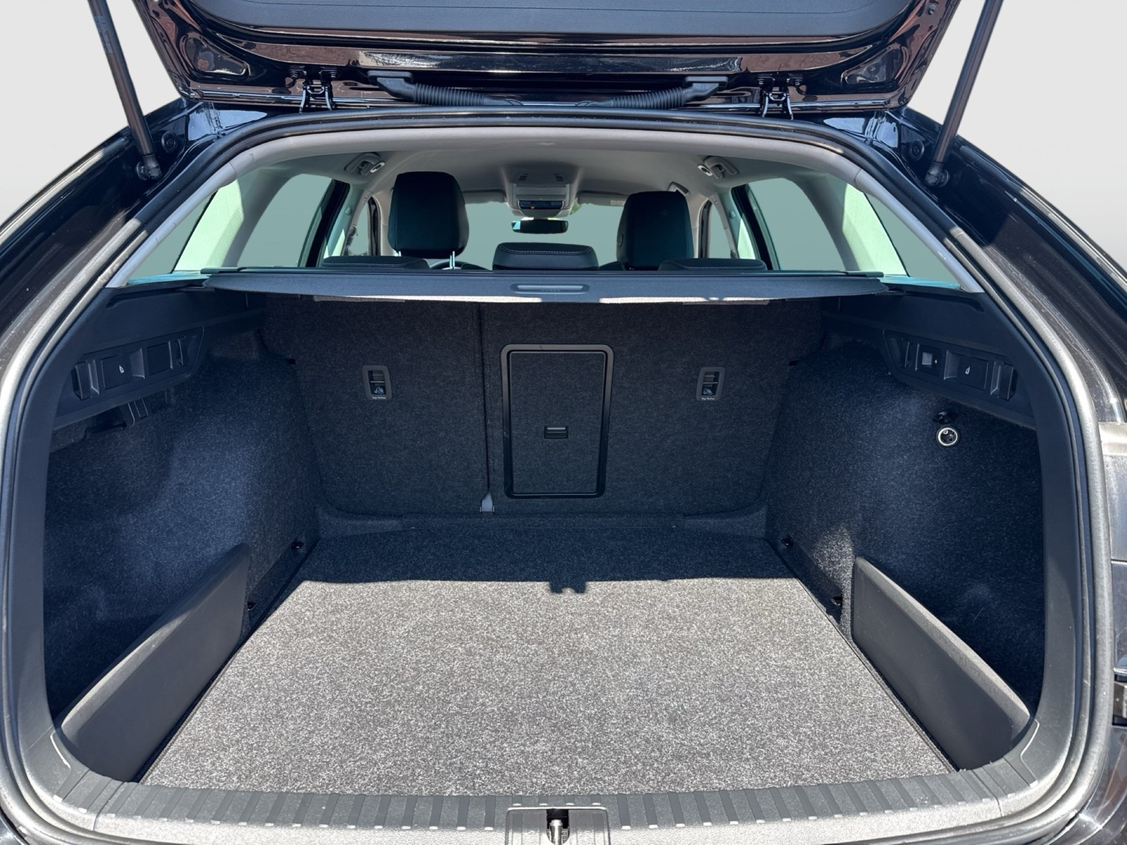 Skoda Octavia Combi 2.0 SELECTION AHK CAM ACC NAVI
